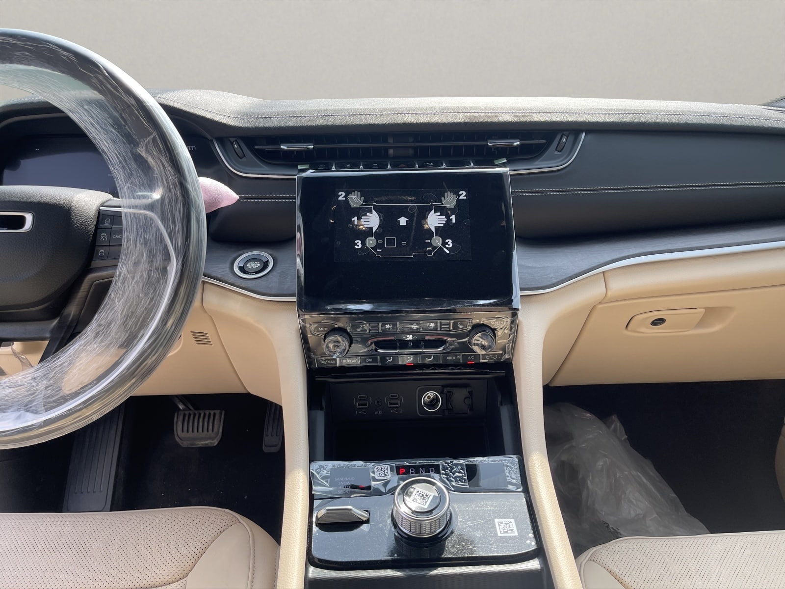 grand cherokee limited interior