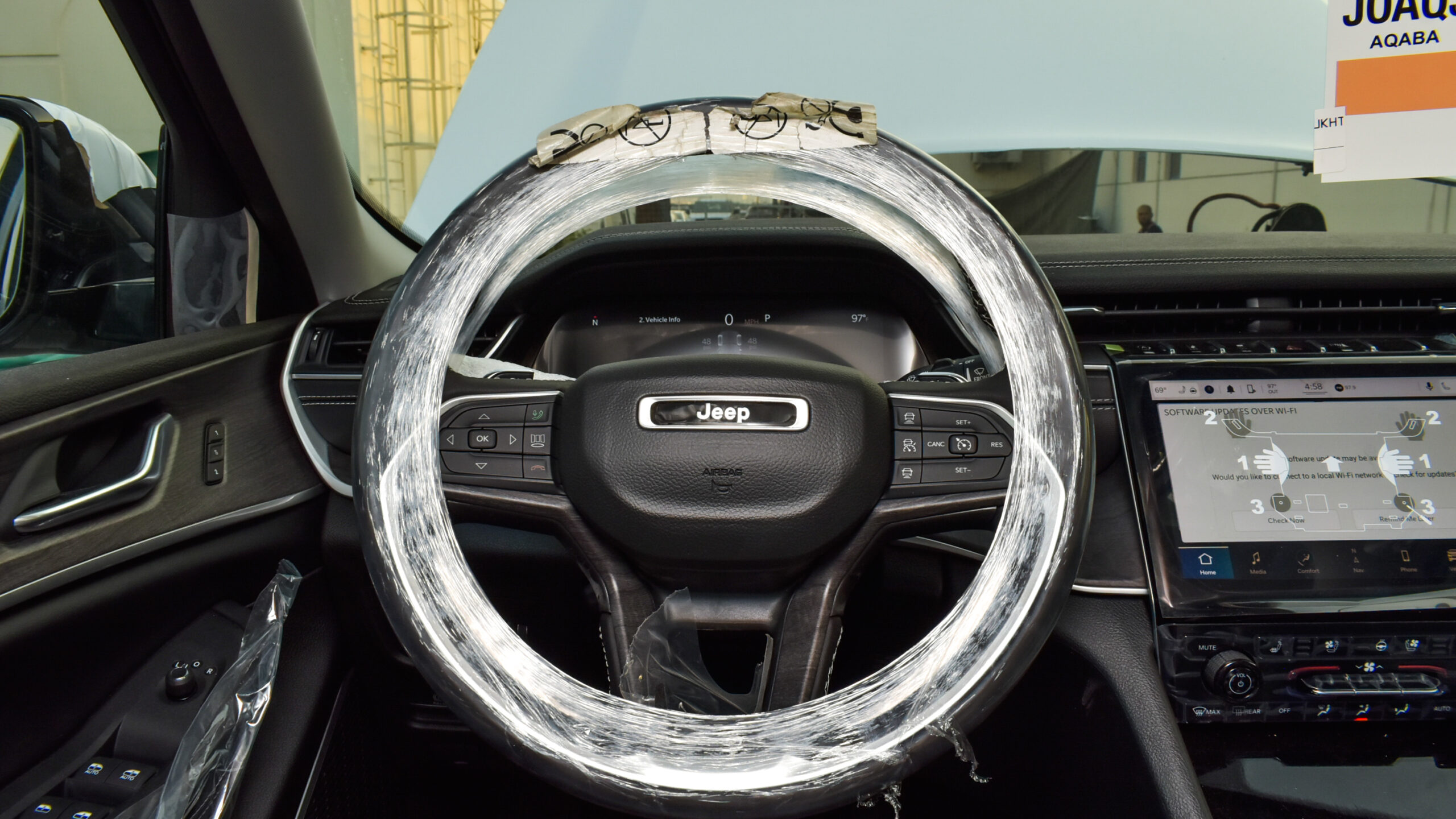 grand cherokee limited plus interior