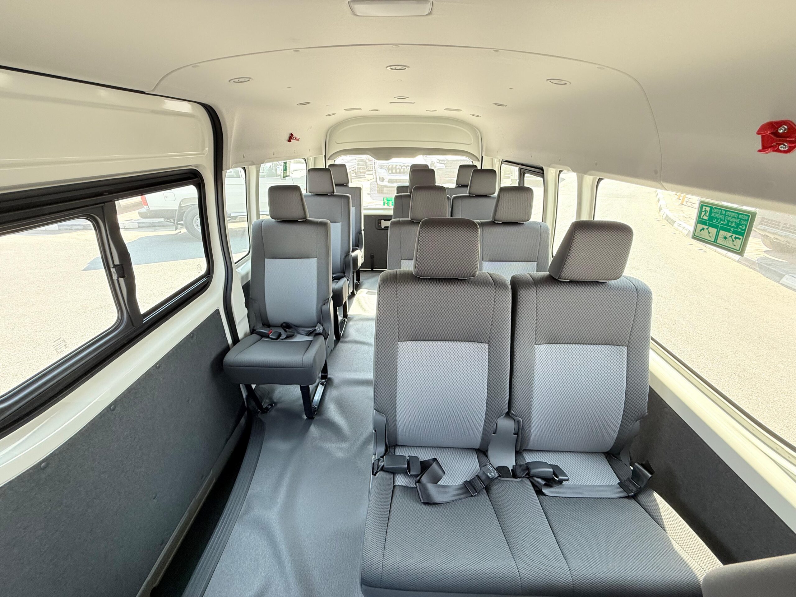 toyota hiace dx 4wd Interior