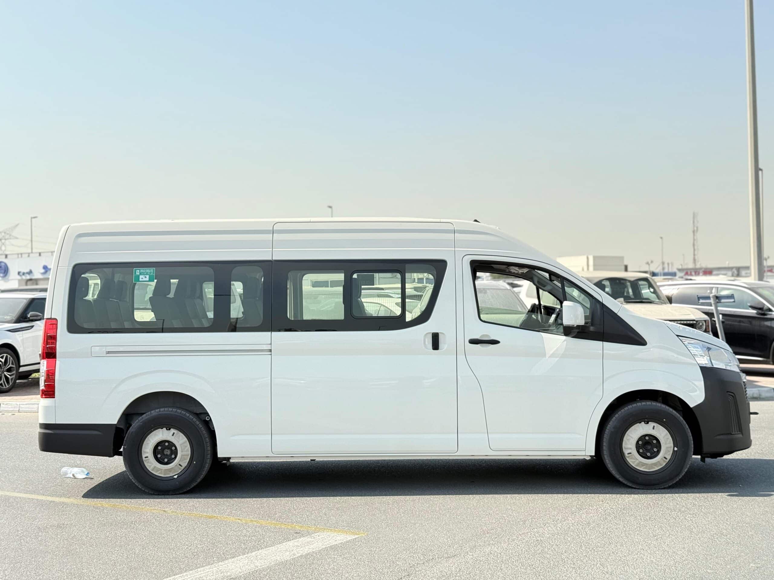 toyota hiace dx 4wd Exterior