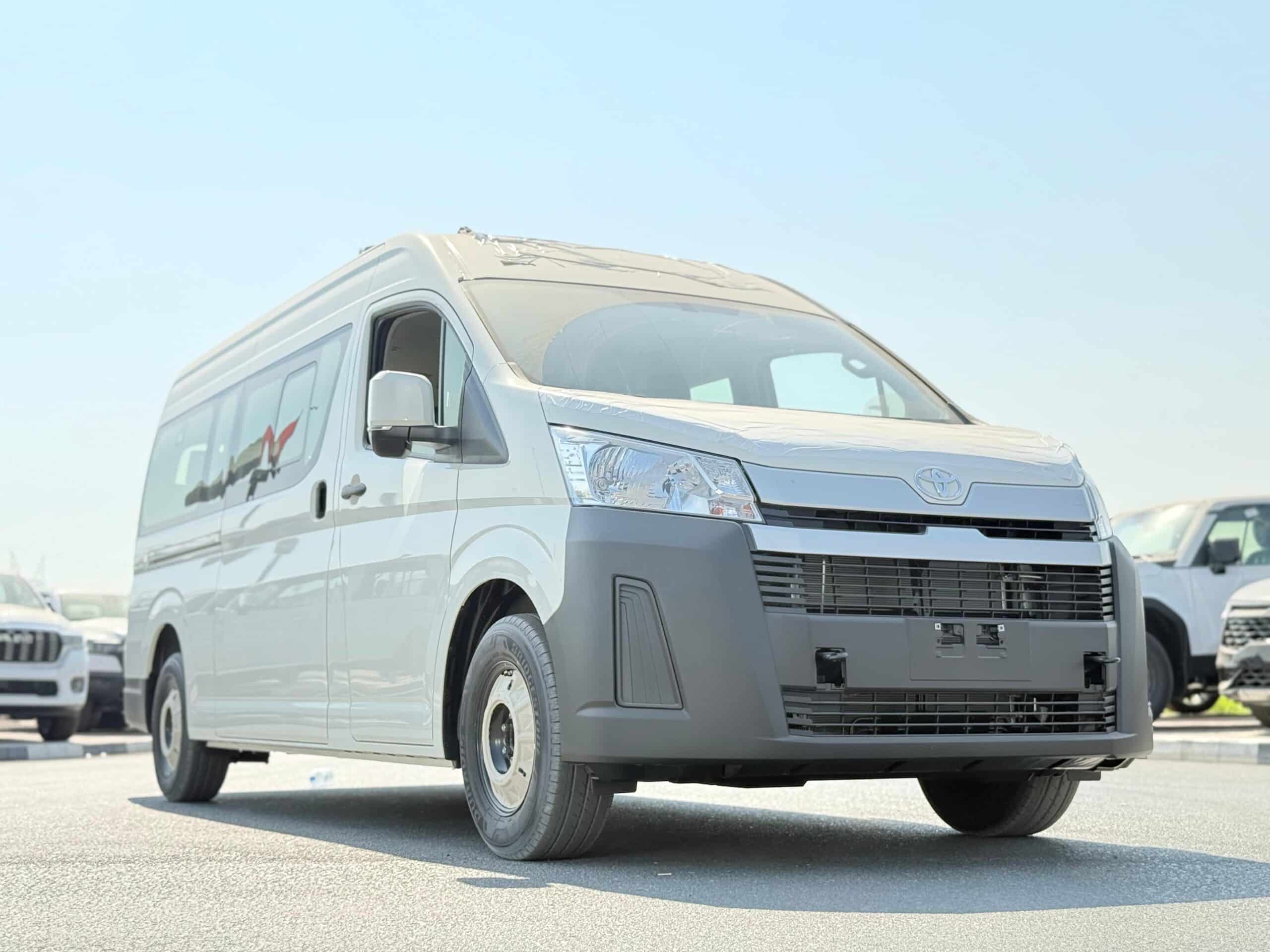 toyota hiace dx 4wd Exterior
