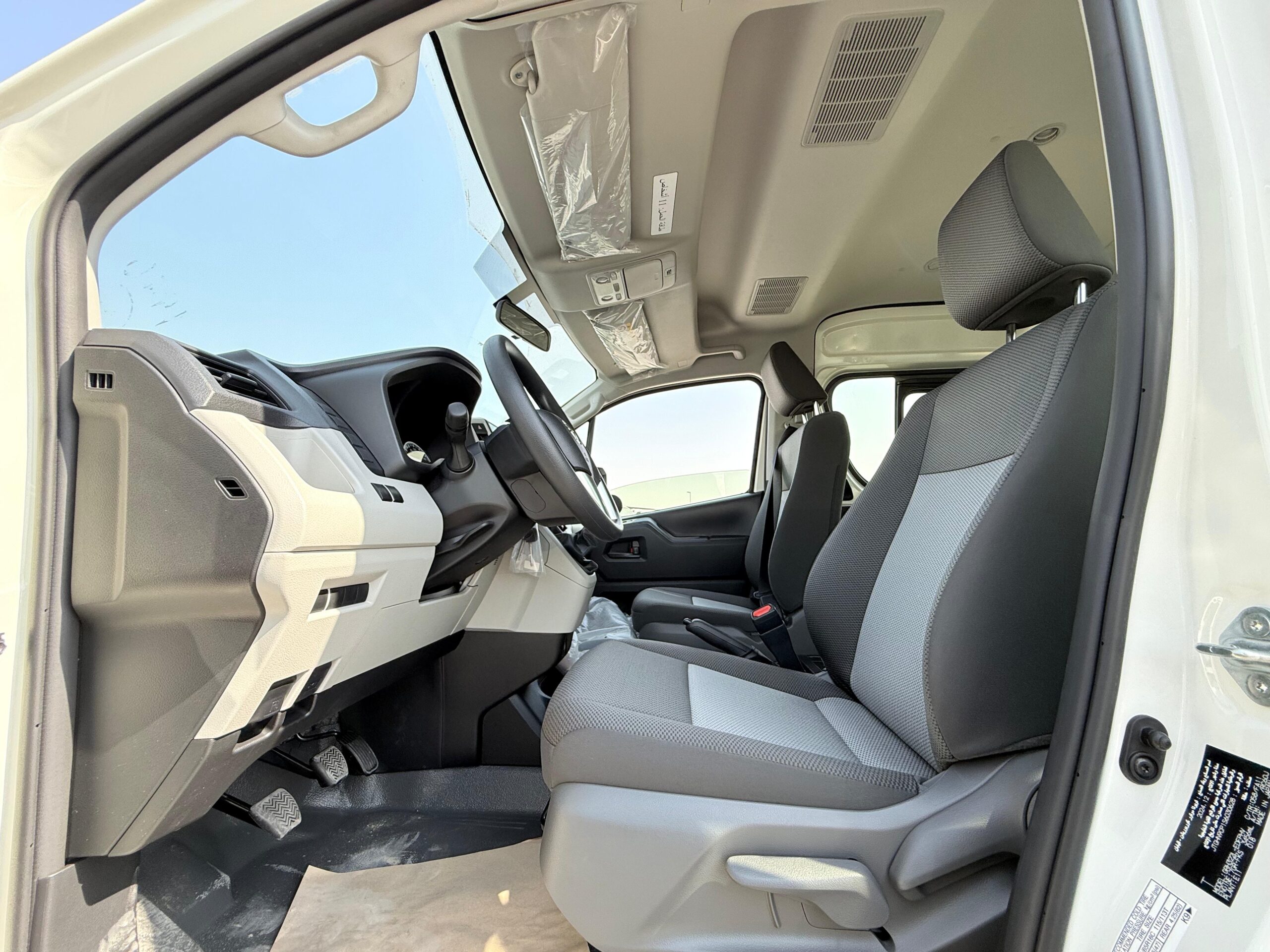 toyota hiace dx 4wd Interior