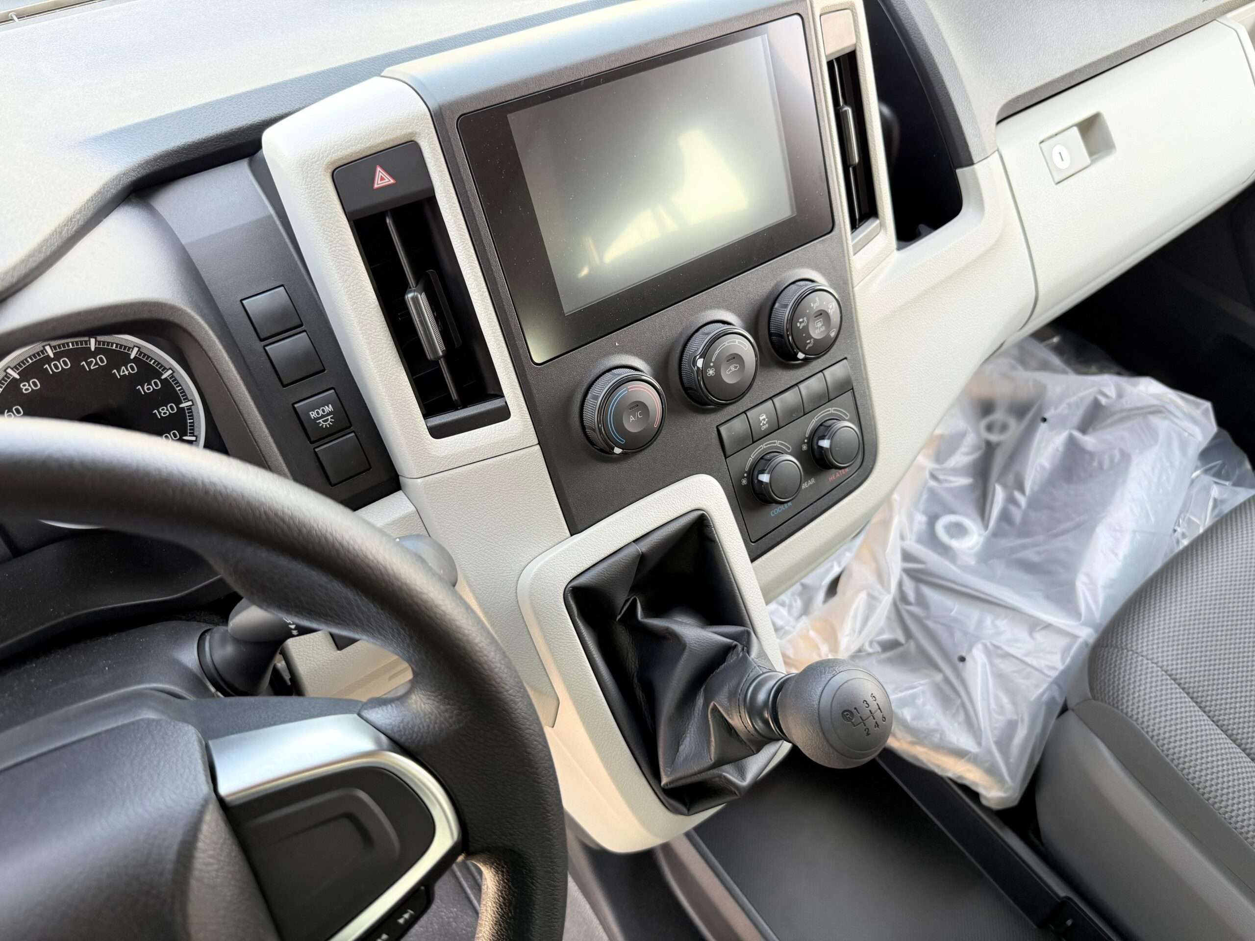 toyota hiace dx 4wd Interior